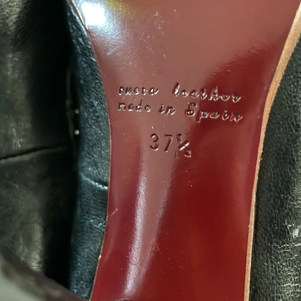 Chie Mihara Black strap buckle leather heel size 37.5 - Picture 6 of 9